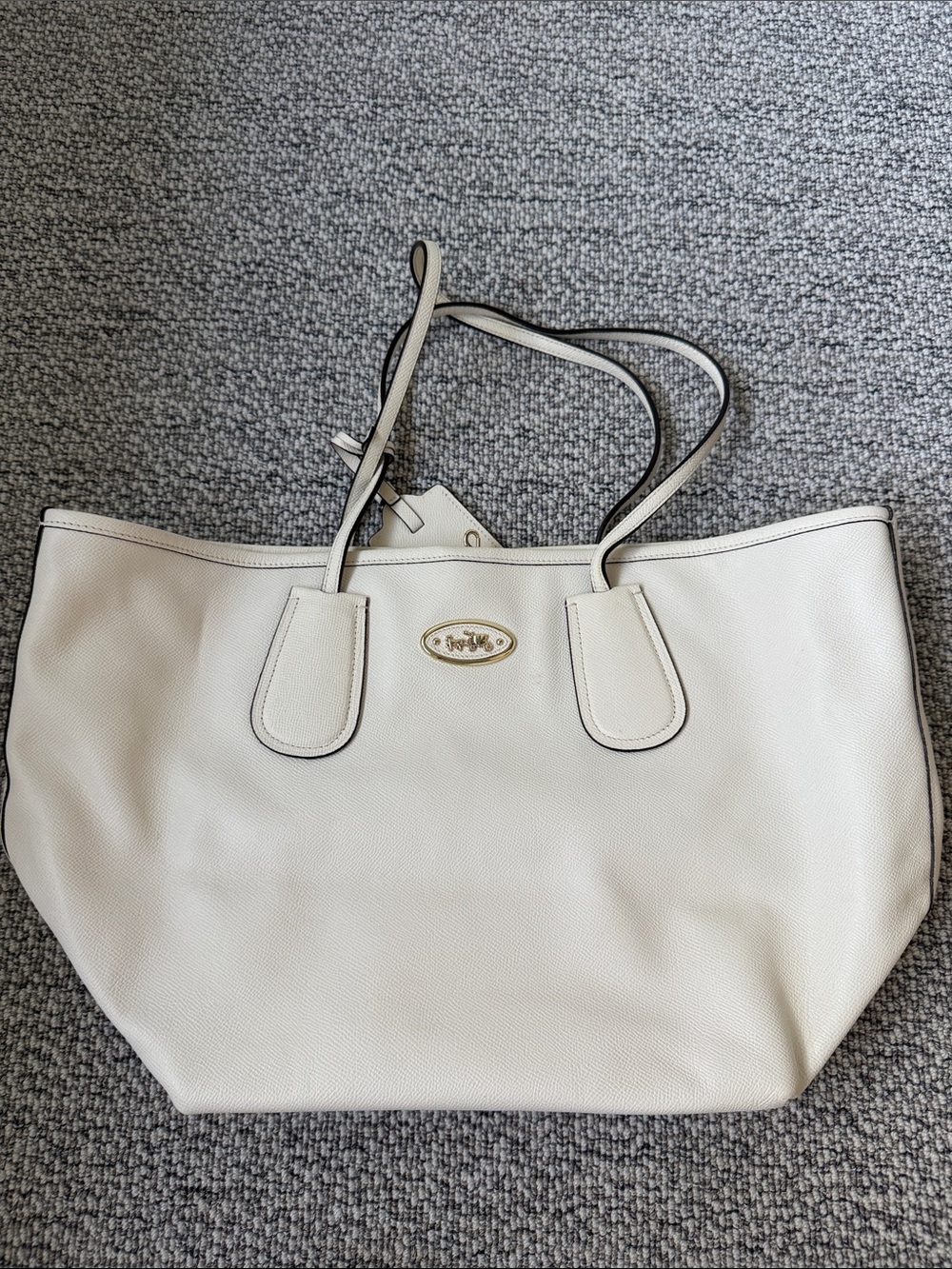 White Leather CoachTote Bag - Classic Everyday Carry